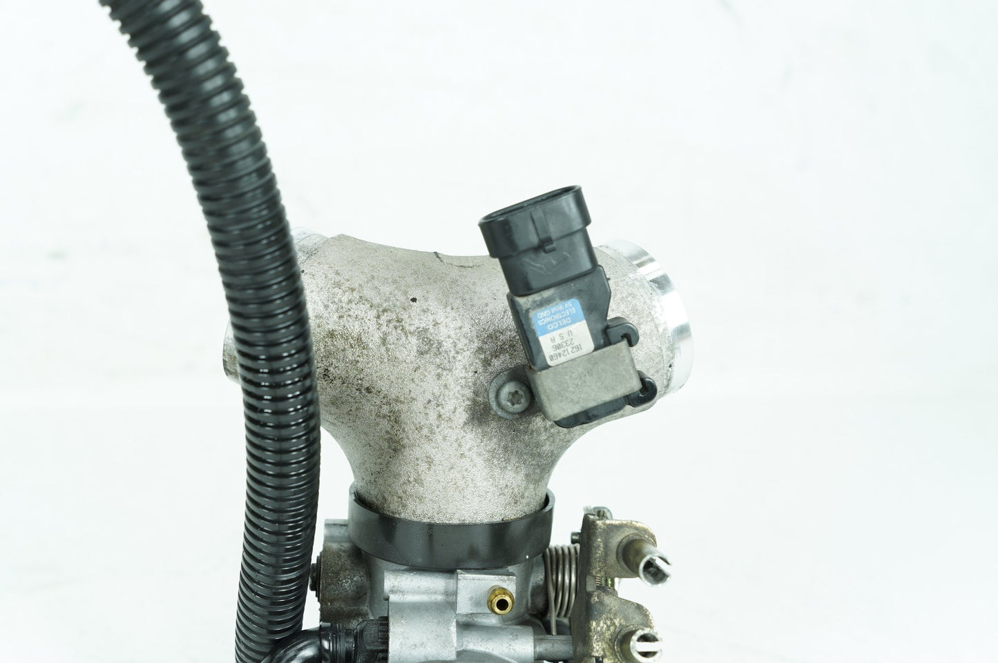 1999 - 2006 Harley-Davidson Softail Heritage Classic Engine Intake Manifold Throttle Body 27614-99