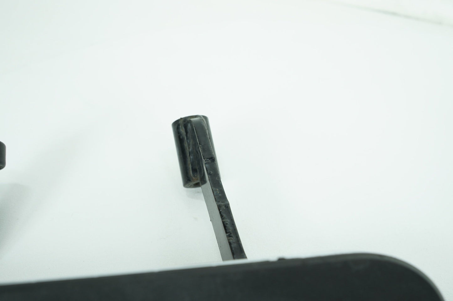 2007 - 2011 Harley-Davidson Touring Street Glide Left Right Driver Floorboard Foot Rest 50683-04