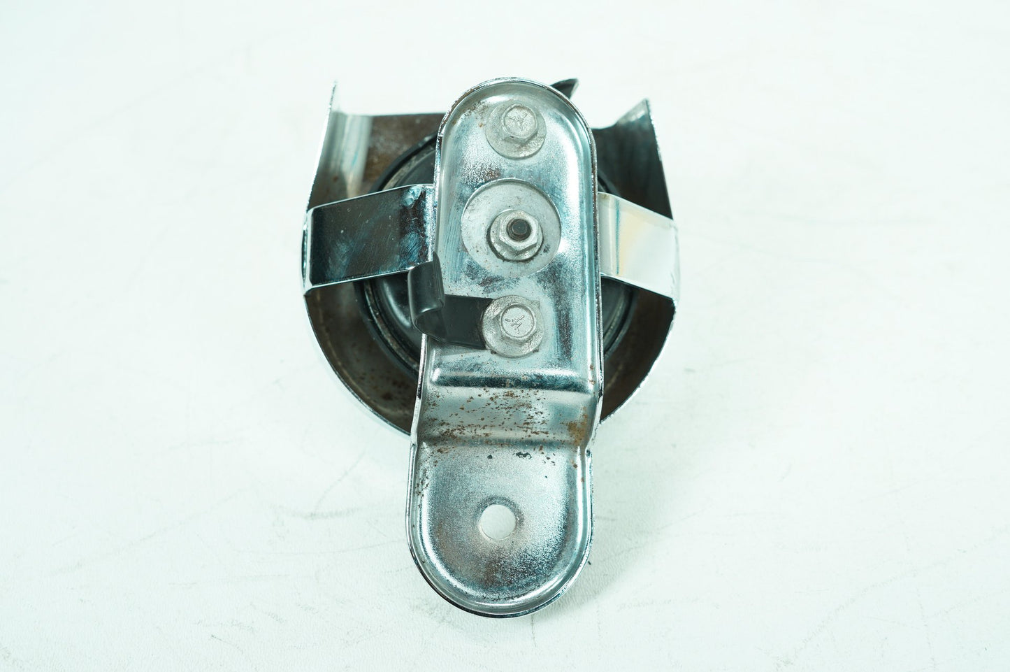 2007 - 2014 Harley-Davidson Dyna Super Glide Custom Horn Signal Klaxon Chrome Cover 69012-93A