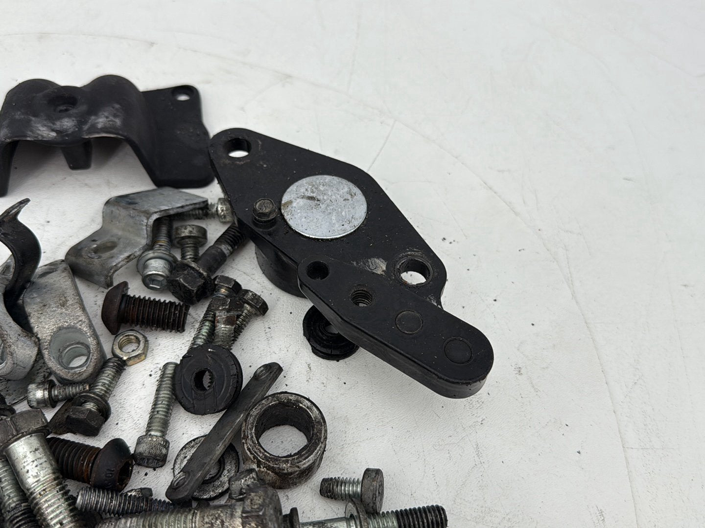 1999 - 2006 Harley-Davidson Touring Road King Police Hardware Bolts Nuts & Brackets w/ Left Right Swingarm Rear Fork Brackets