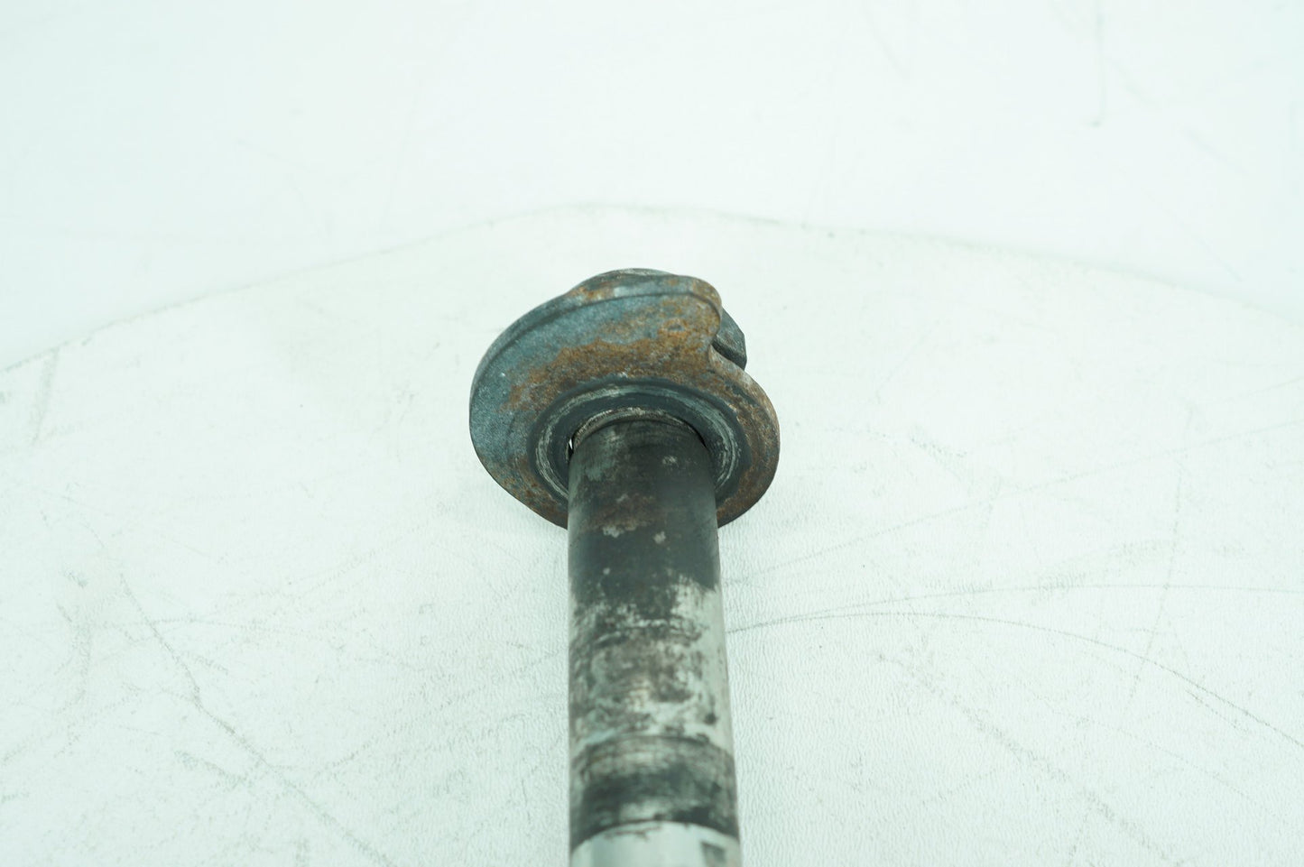 2007 - 2012 Harley-Davidson Touring Electra Glide Ultra Rear Wheel Axle Bolt Shaft 41056-09