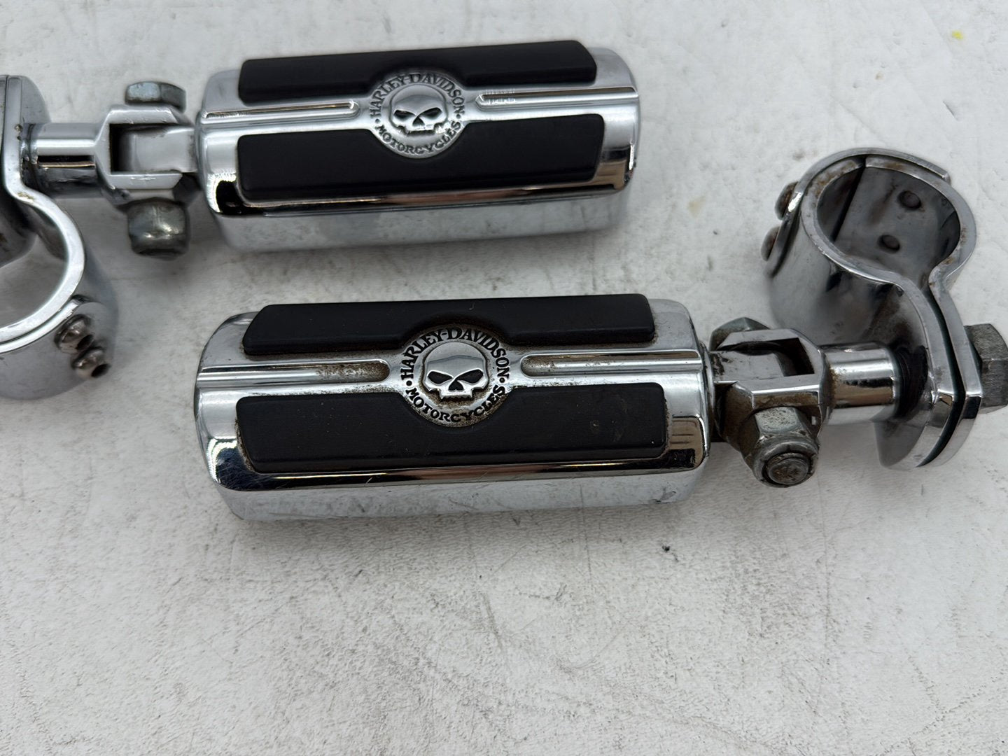 2018 Harley Electra Glide Touring Ultra Front Right Left Highway Foot Pegs SKULL
