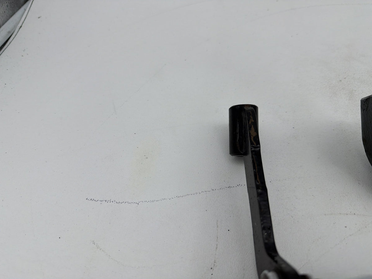 02 Harley Electra Glide Touring FLHT OEM Left Right Driver Floorboard Foot Rest