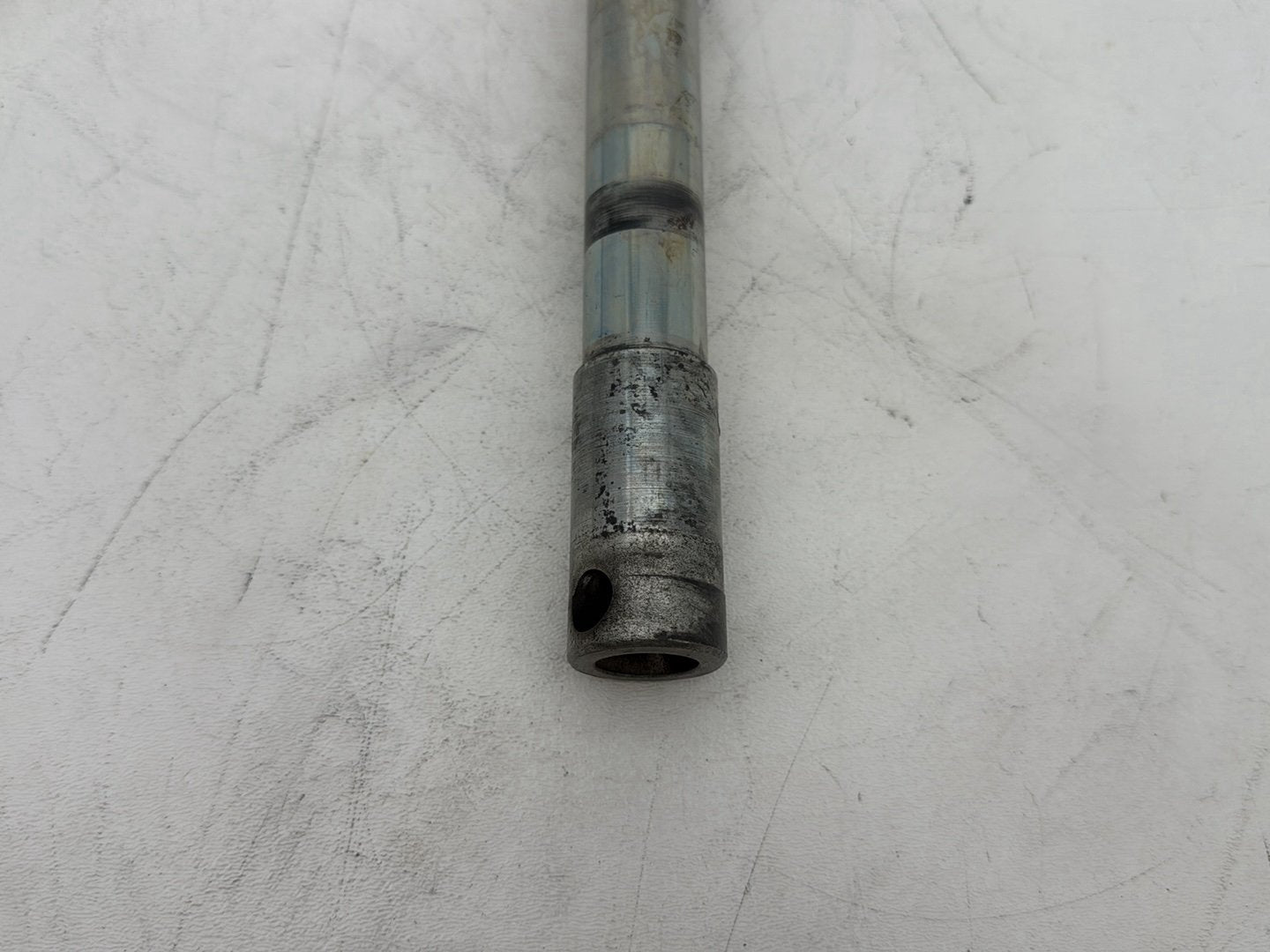 2011 Harley Electra Glide Ultra FLHTK OEM Front Wheel Axle Bolt Shaft