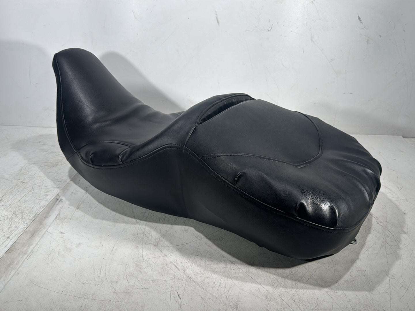 1998 Harley Touring FLHTCUI Electra Glide Ultra OEM Passenger Rider Driver Seat Saddle