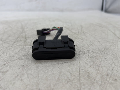 2011 Harley Street Glide Touring FLHX OEM Dash Indicator Lamp Wire Plug 68789-96A