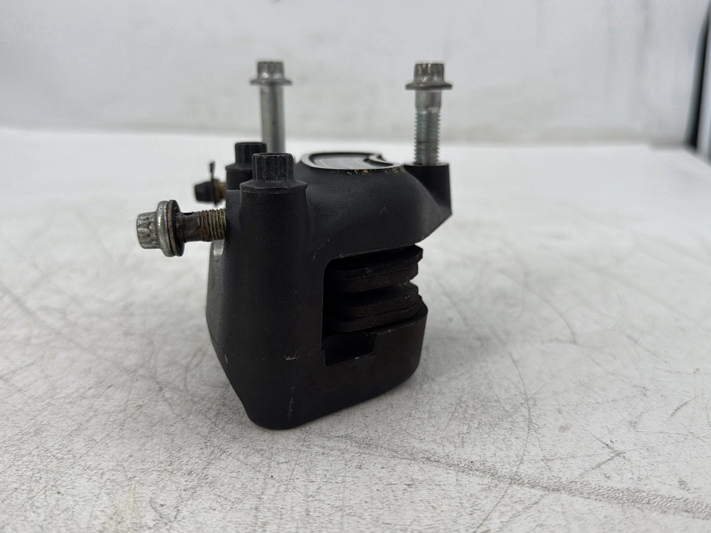 2005 Harley Electra Glide Touring Ultra FLHTCUI OEM Front Right 1 Brake Caliper