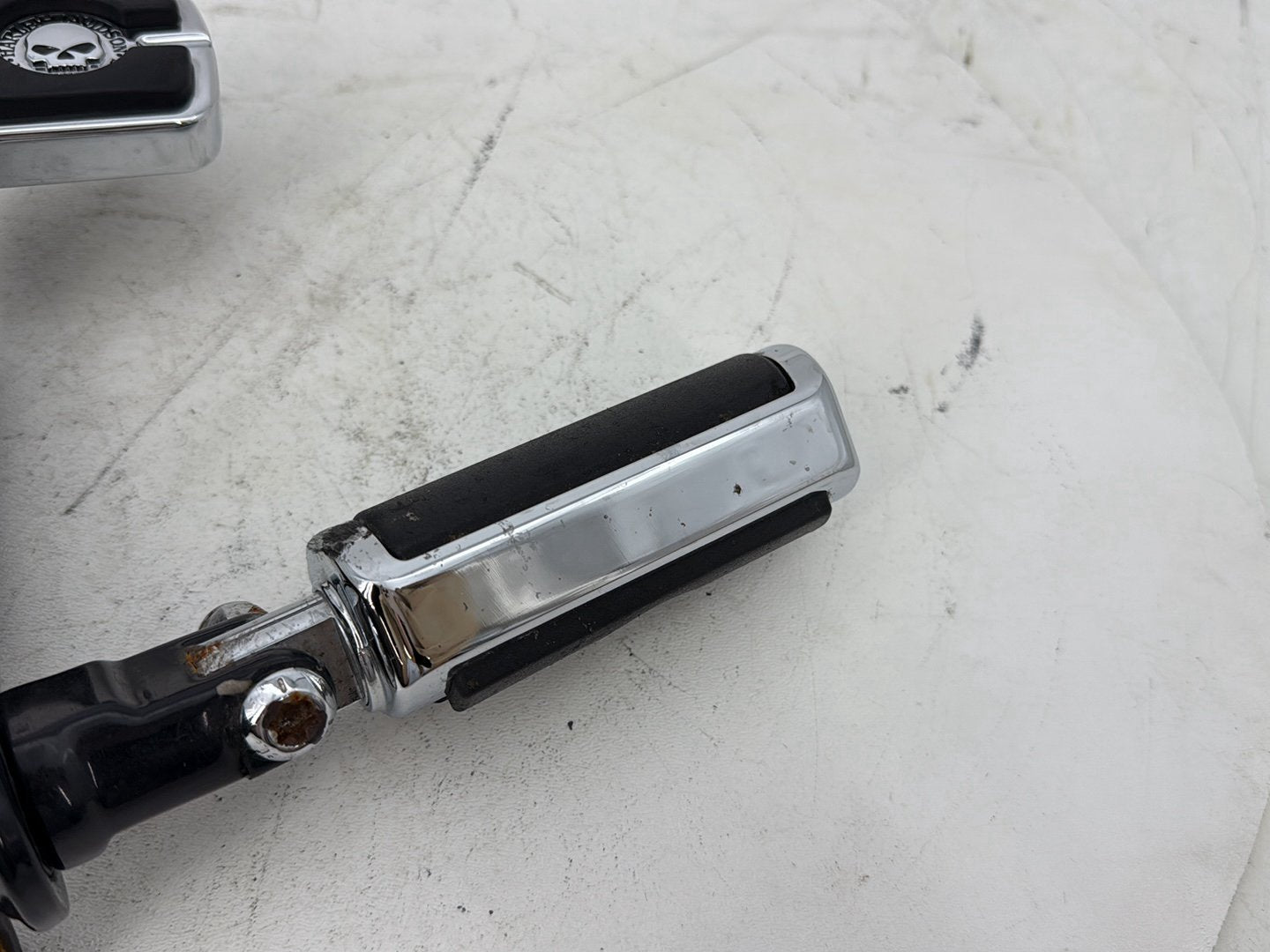 2006 Harley Dyna Super Glide Custom FXDCI OEM Right Driver Foot Controls Peg Rest