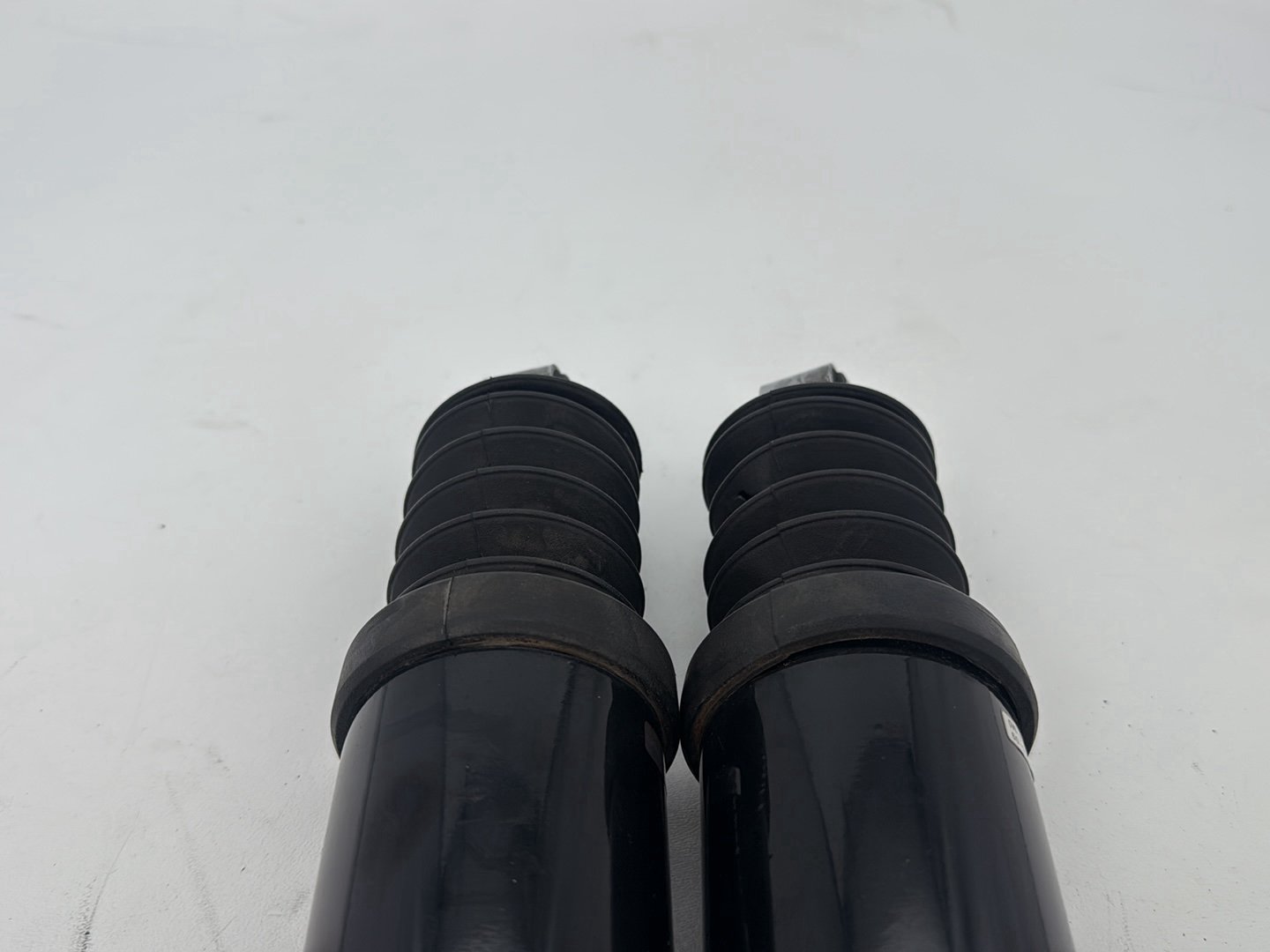 2011 Harley Road King Touring FLHRC Classic OEM Rear Left Right Shock Absorbers