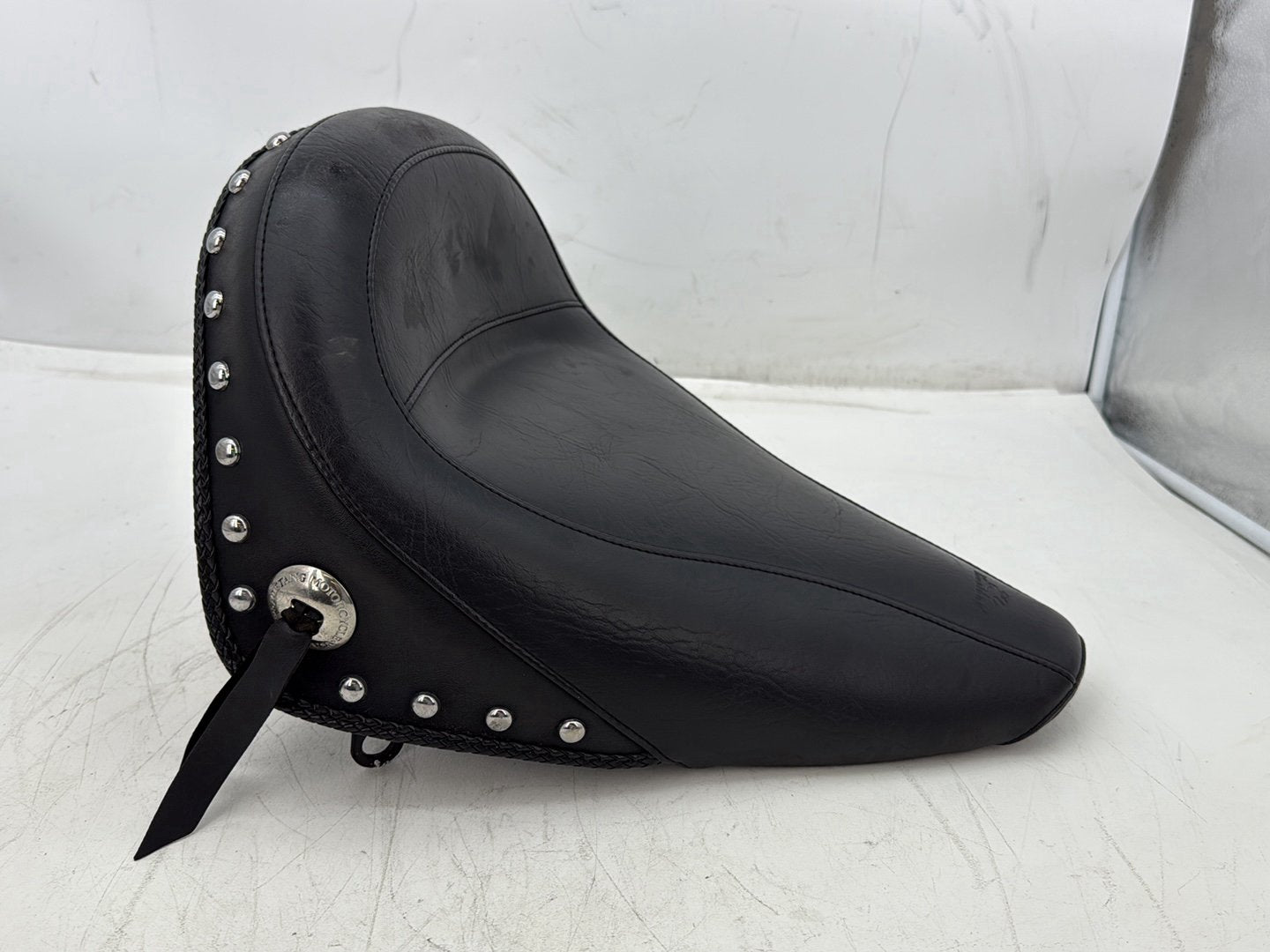97 Harley Softail FLSTC Heritage Classic Rider Driver Solo Seat Pillion MUSTANG
