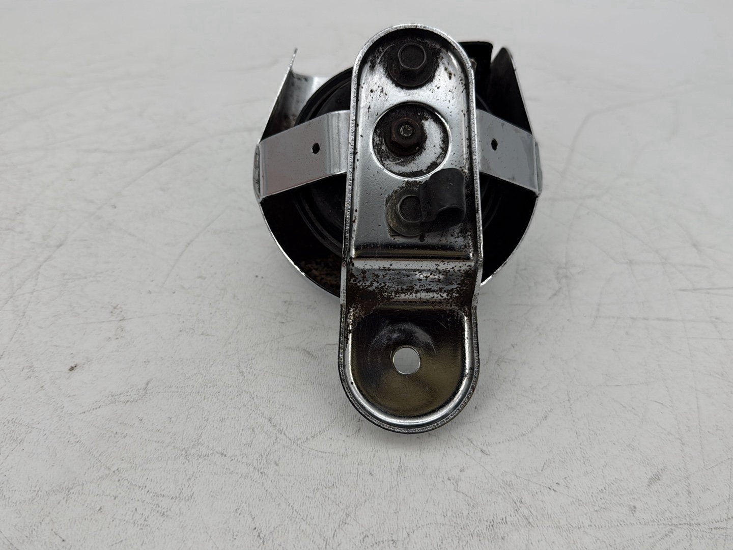 2006 Harley Touring FLHRI Road King OEM Horn Signal Klaxon Chrome Cover