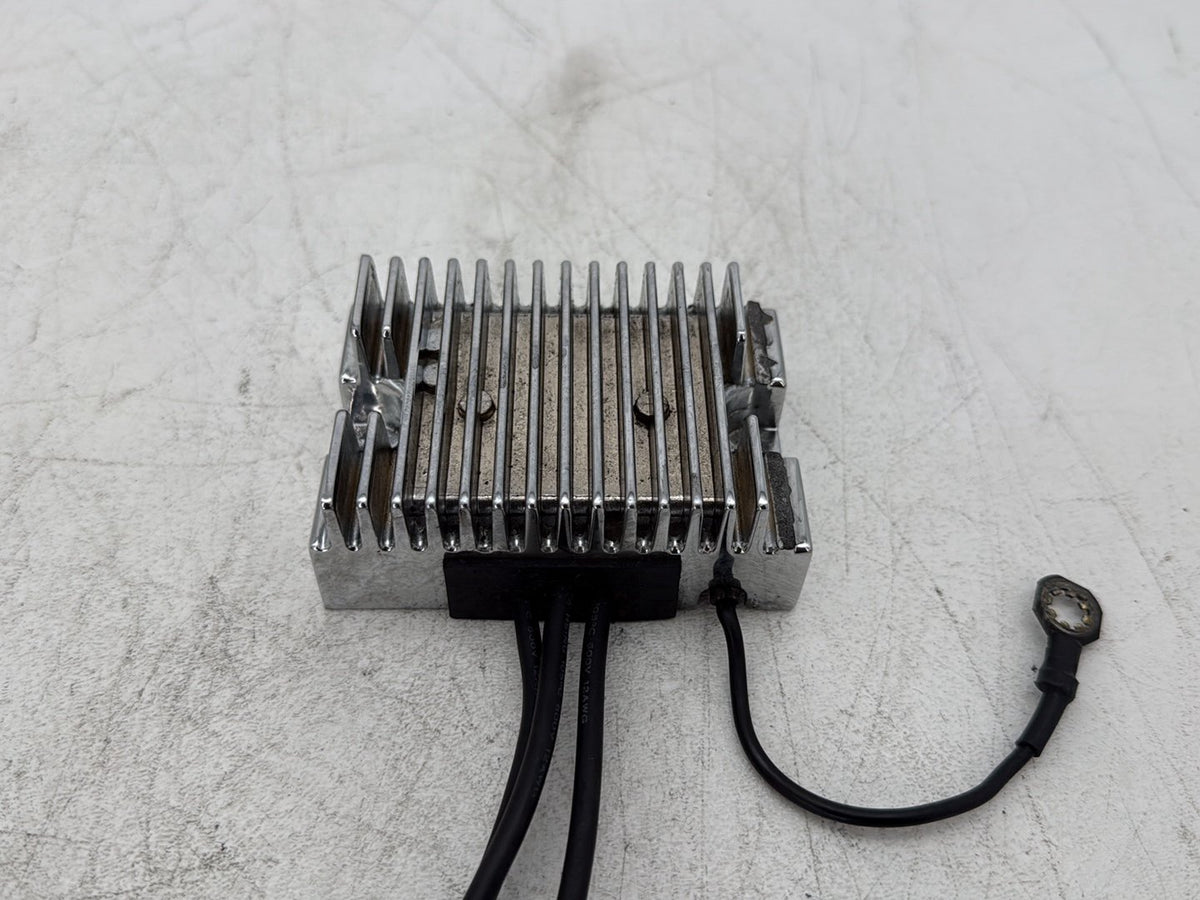 1998 Harley Softail Custom FXST OEM Voltage Regulator Rectifier Chrome 74519-88A