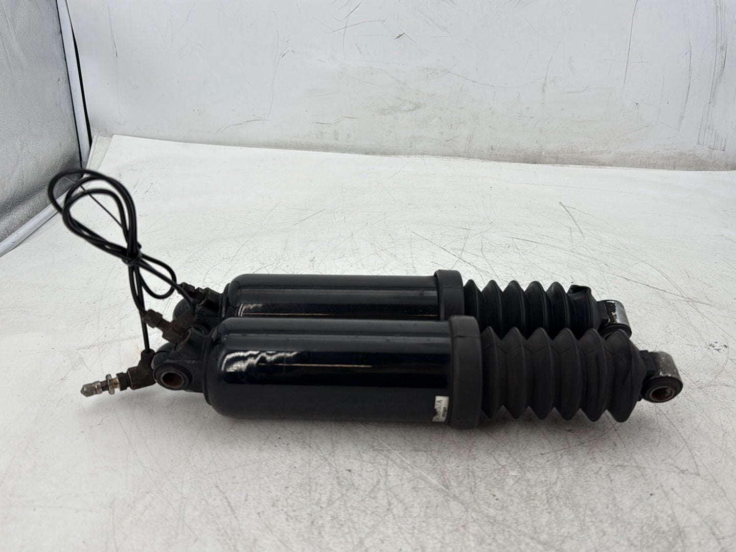 1995 Harley Road King Touring OEM Rear Left Right Shock Absorbers 13"