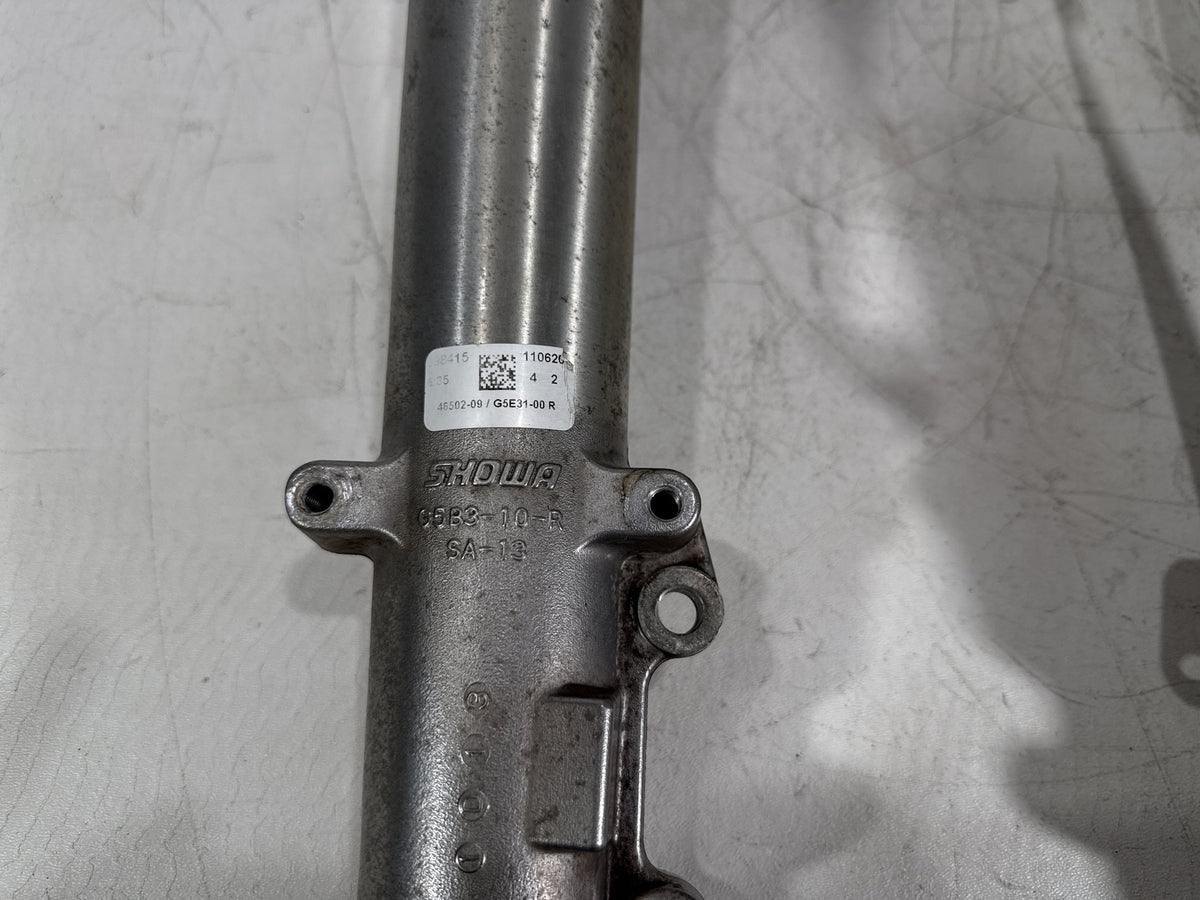 2012 Harley Electra Glide Touring Ultra OEM Front Triple Tree Set & LH RH Fork Legs Sliders