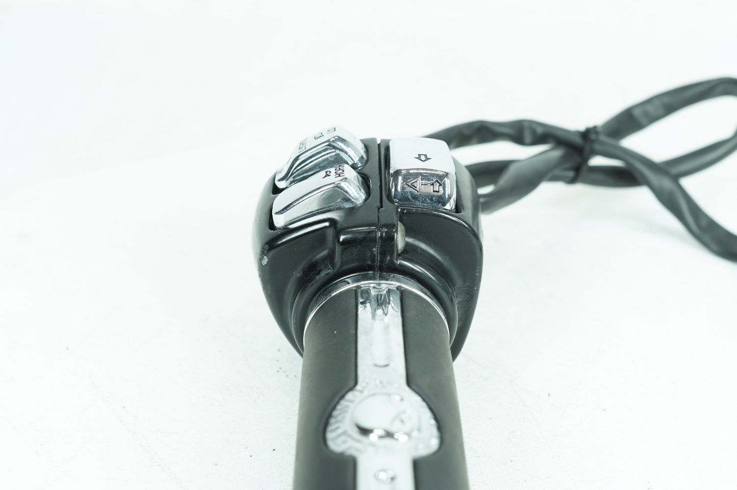 1999 - 2006 Harley-Davidson Softail Heritage Classic Left Turn Signal Headlight Switches Controls 71685-06A