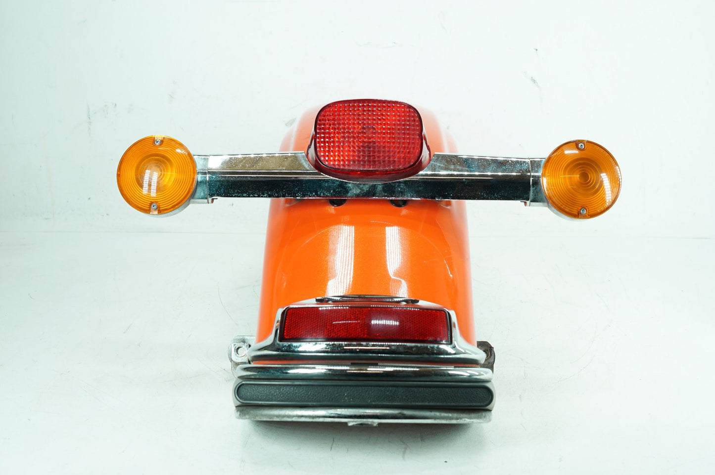 2007 - 2011 Harley-Davidson Touring Electra Glide Ultra Rear Wheel Fender & Turn Signals Bar 59579-09