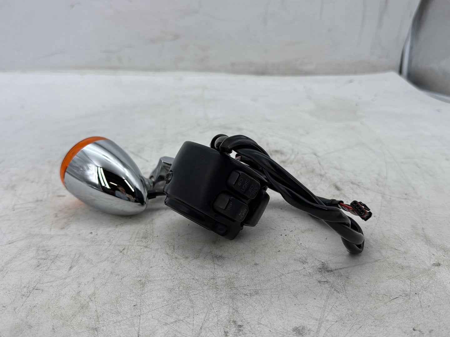2012 Harley Dyna FXDF Fat Bob OEM Left Turn Signal Headlight Switches Controls