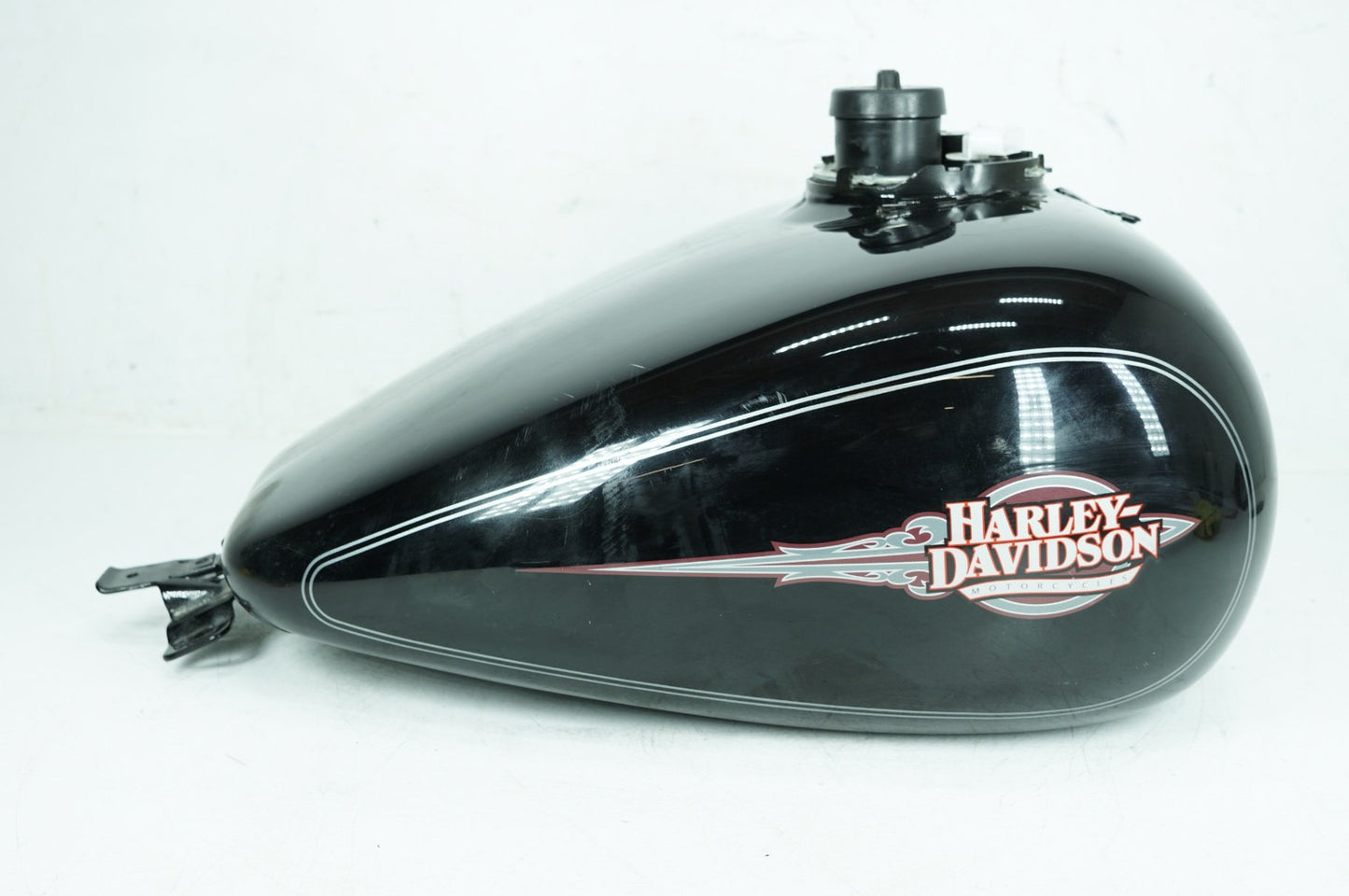 2007 - 2012 Harley-Davidson Touring Electra Glide Classic Fuel Gas Tank Gasoline Reservoir 61356-08