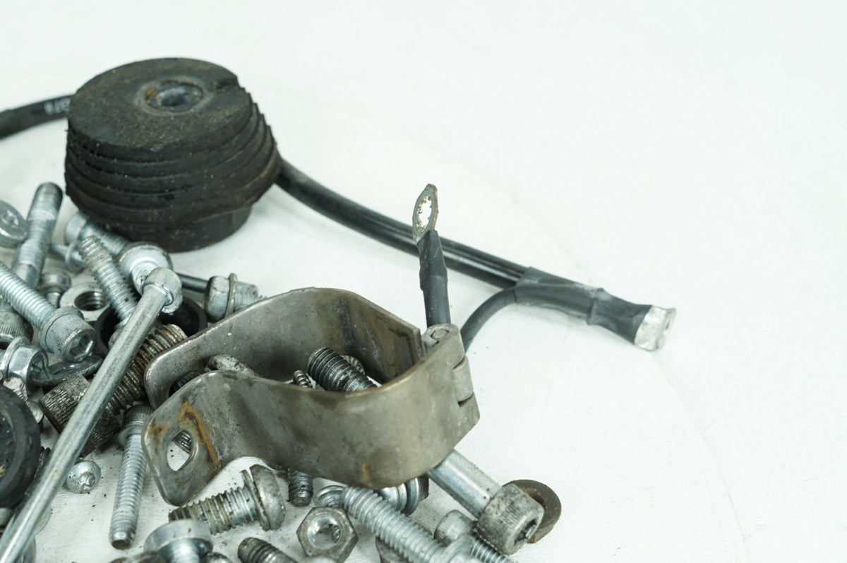 2014 Harley-Davidson Touring FLHTCU - Hardware Bolts Nuts & Brackets