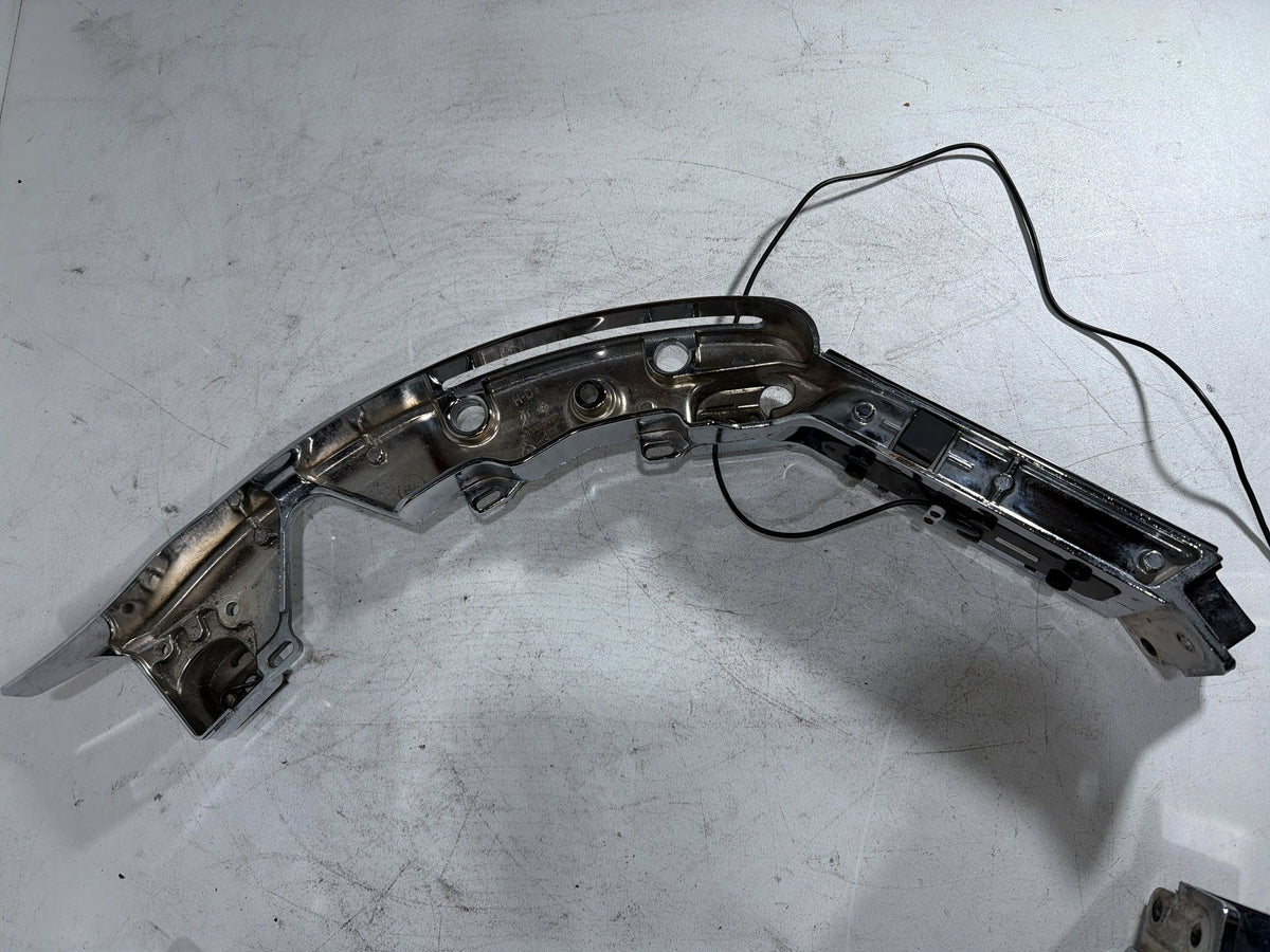 15 Harley Electra Glide Touring OEM Left Right Saddlebag Fender Struts Brackets