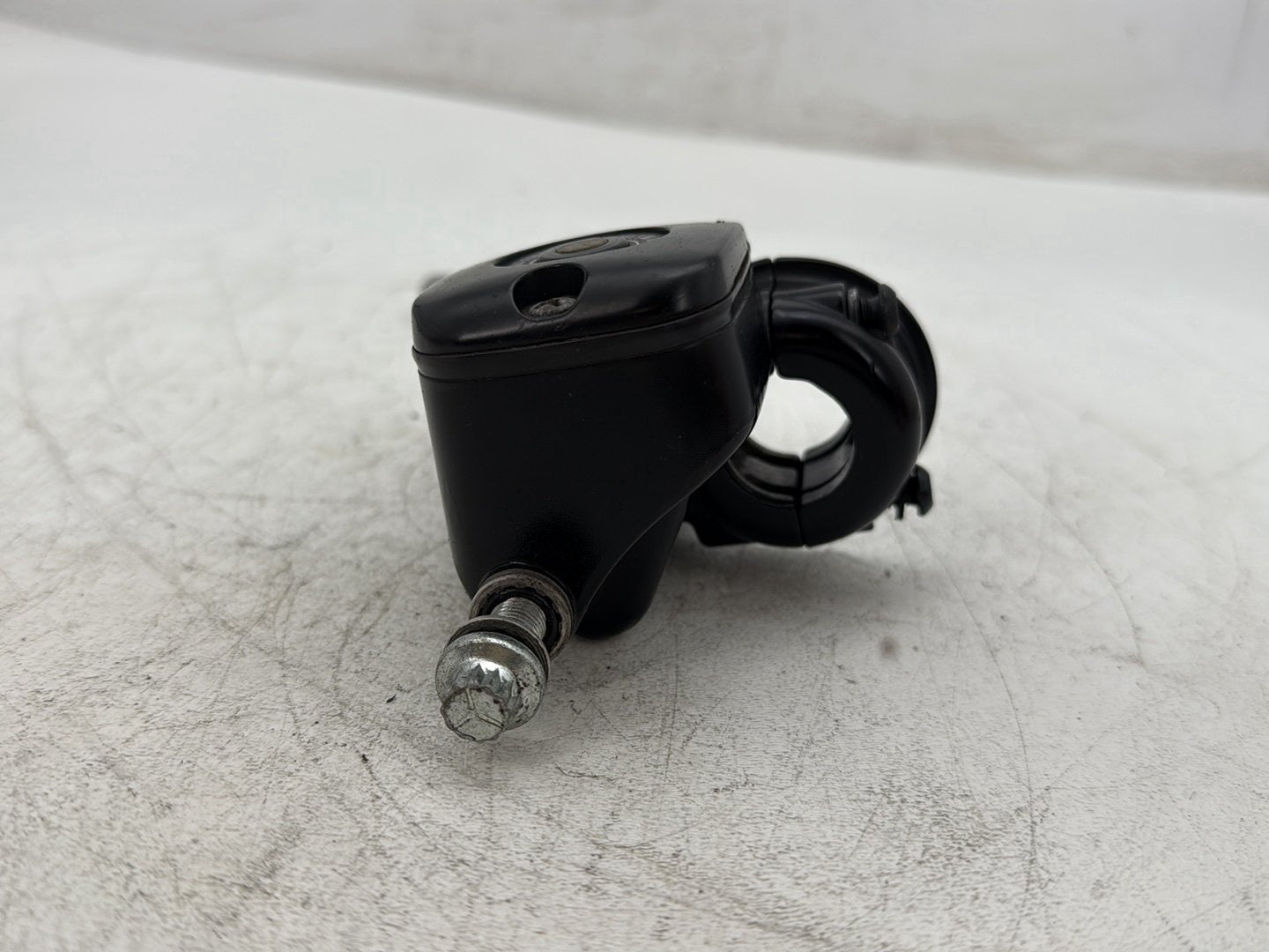 1996 Harley Electra Glide Touring FLHT OEM Front Right Brake Lever Master Cylinder