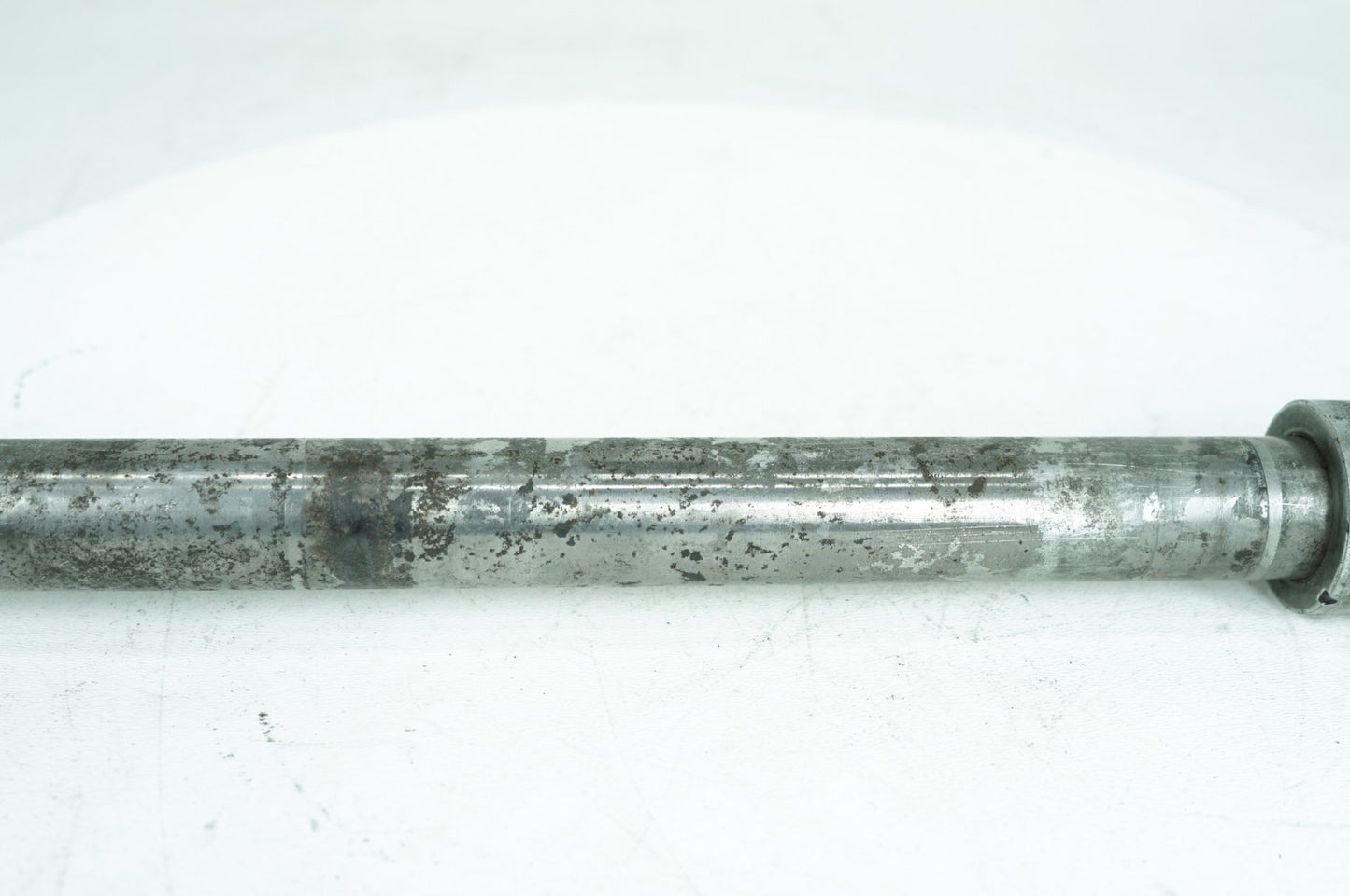 2007 - 2016 Harley-Davidson Dyna Super Glide Rear Wheel Axle Bolt Shaft 41114-06
