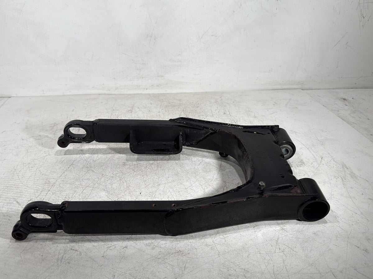 2005 Harley Road King Touring Police OEM Rear Fork Swingarm Swing Arm