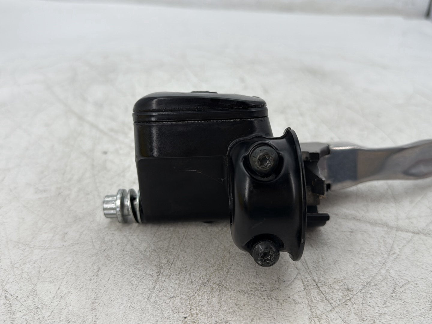 2013 Harley Heritage Softail Classic FLSTC OEM Front Right Brake Lever Master Cylinder