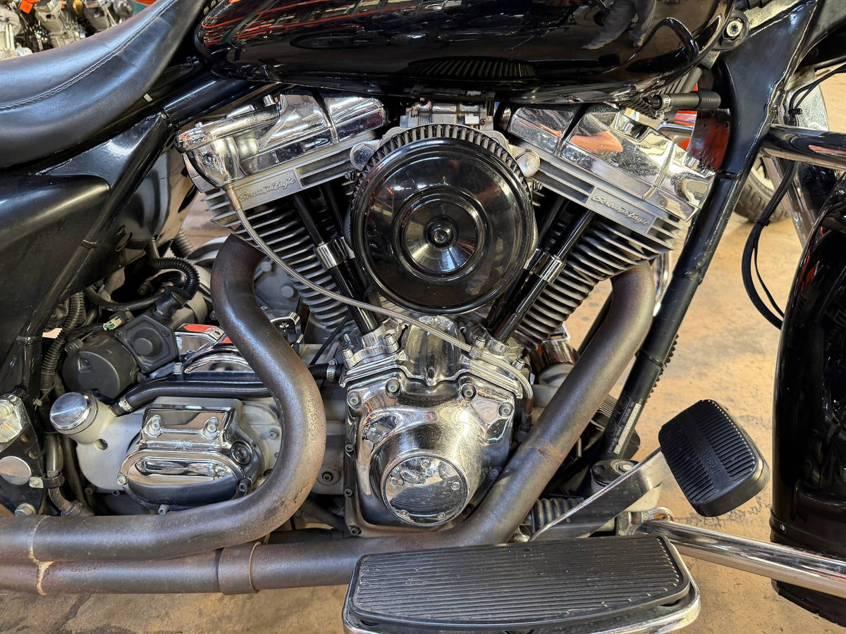 1999-2006 Harley-Davidson Electra Glide FLHT Touring