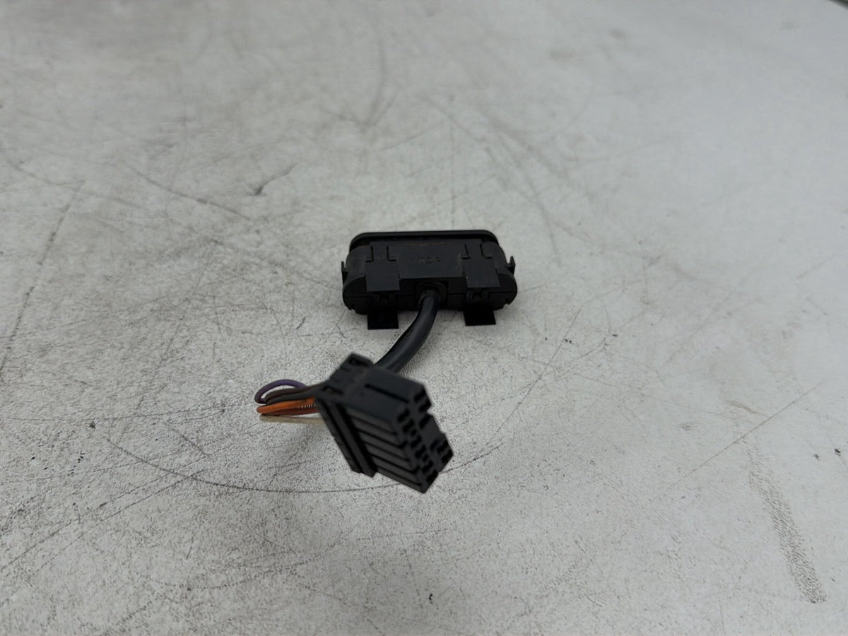 2009 Harley Road Glide Touring FLTR OEM Dash Indicator Lamp Wire Plug 68789-96A