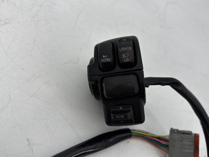 1999 - 2006 Harley-Davidson Touring Electra Glide Classic Left Turn Signal Headlight Switches Controls 71685-06A