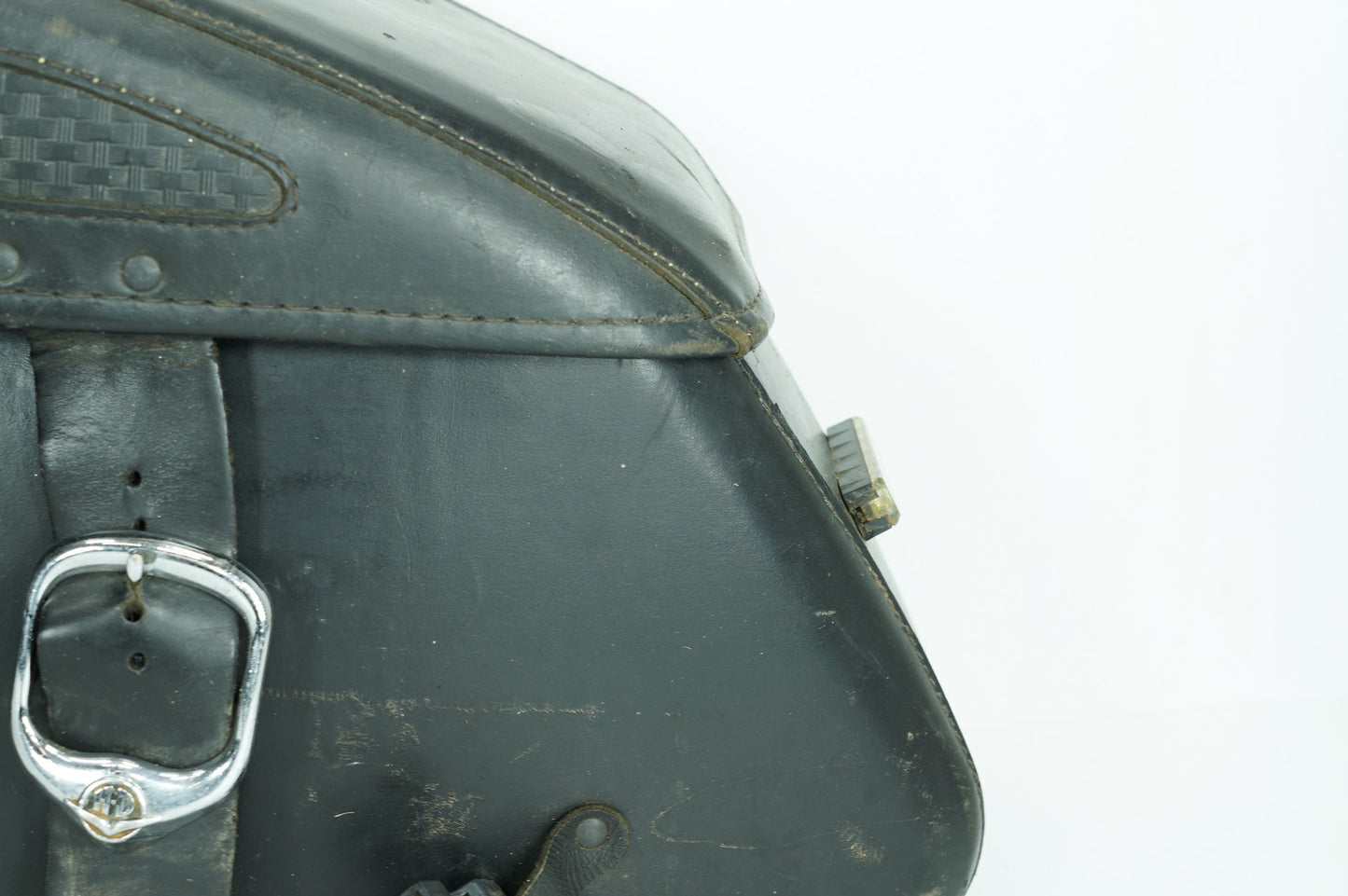 1999 - 2006 Harley-Davidson Softail Fat Boy Rear Left Right Saddlebags Luggage Leather 91139-98A