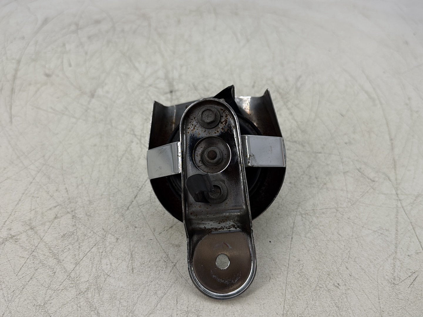 2012 Harley Dyna Super Glide Custom FXDCI OEM Horn Signal Klaxon Chrome Cover