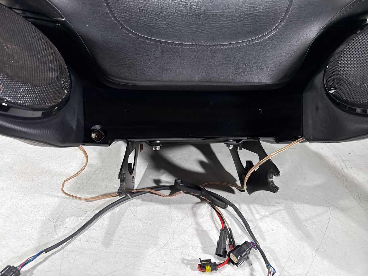 2014 Harley Touring FLHTK Electra Glide OEM Pass Backrest Tour Pak Luggage NOKey