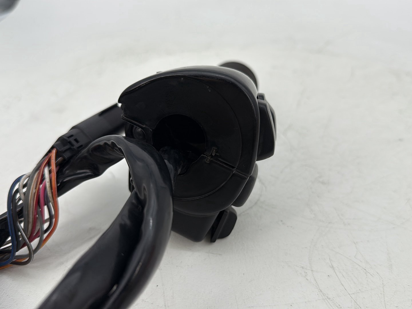 2008 Harley Electra Glide Touring Ultra FLHTCUI OEM Right Engine Start Kill Switches Controls