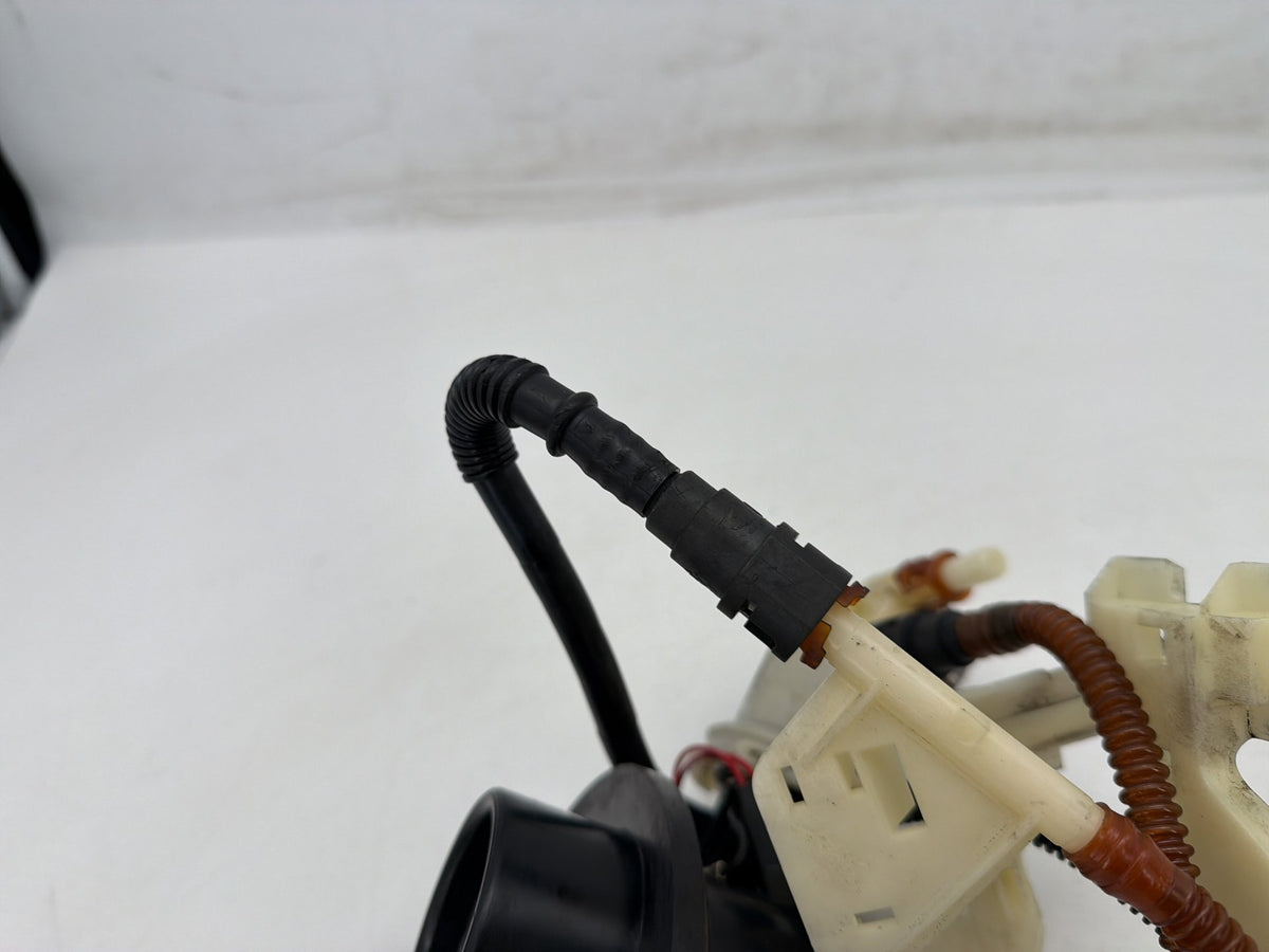2010 Harley Street Glide Touring FLHX OEM Fuel Pump Gas Gasoline Petrol Sending