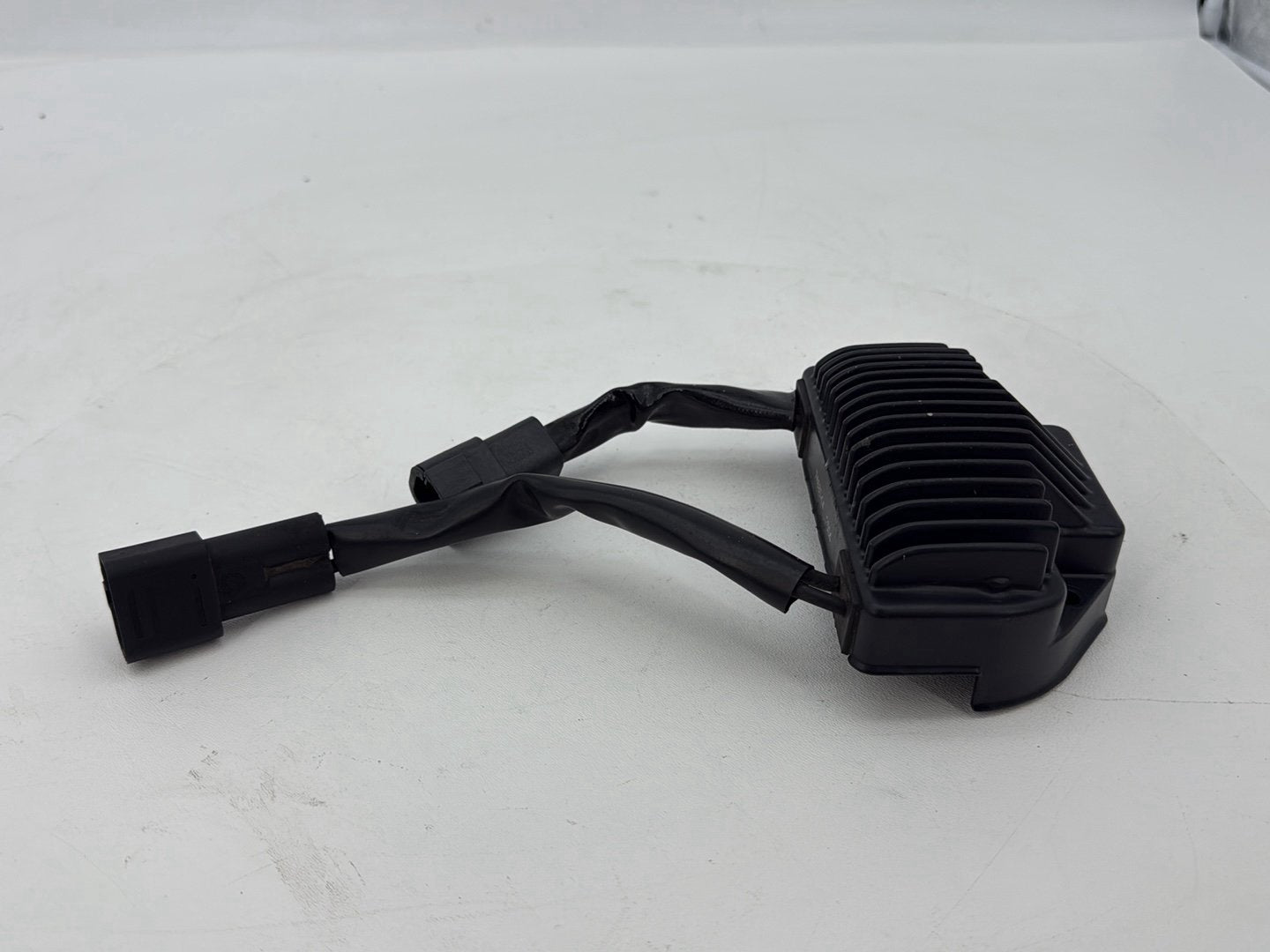 1999 - 2006 Harley-Davidson Dyna Low Rider Voltage Regulator Rectifier  74631-04