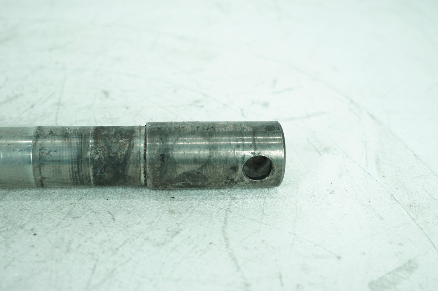 1999 - 2006 Harley-Davidson Touring Road King Police Front Wheel Axle Bolt Shaft 43364-00