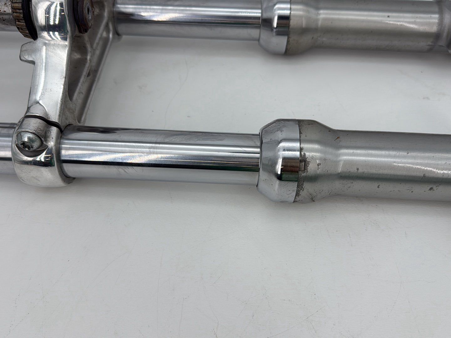 2009 Harley Sportster XL1200C 1200 Custom OEM Front Triple Tree Set & LH RH Fork Legs Sliders