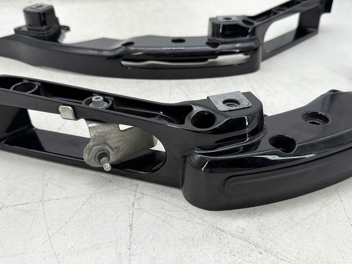 2018 Harley Road Glide Touring FLTRXS OEM Left Right Saddlebag Fender Struts Brackets