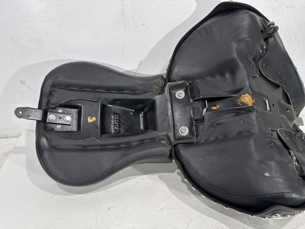 04 Harley Heritage Softail Classic FLSTCI OEM Passenger Rider Driver Seat Saddle
