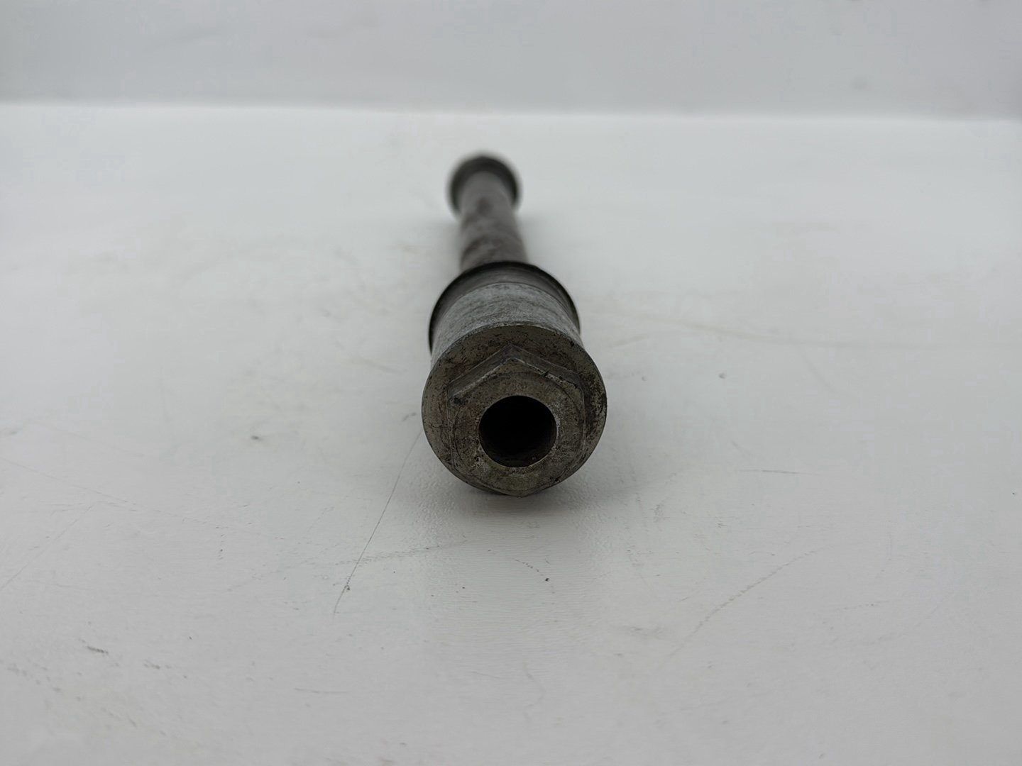 2009 Harley Sportster XL1200C 1200 Custom OEM Rear Wheel Axle Bolt Shaft