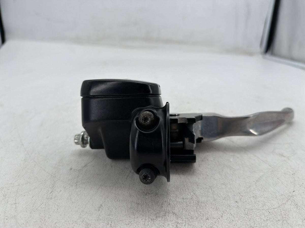 06 Harley Street Glide Touring FLHX OEM Front Right Brake Lever Master Cylinder