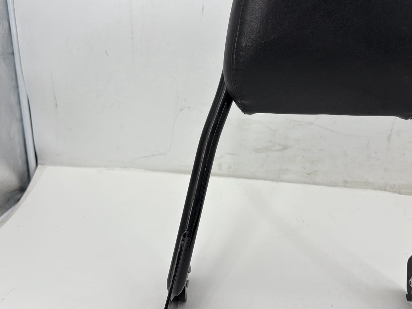 2012 Harley Dyna Fat Bob FXDF 103 OEM Rear Sissy Bar w/ Backrest Cushion Pad