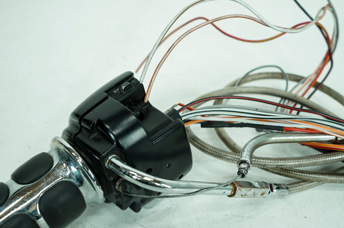 1999 - 2006 Harley-Davidson Dyna Wide Glide Right Engine Start Kill Switches Controls 71684-06A