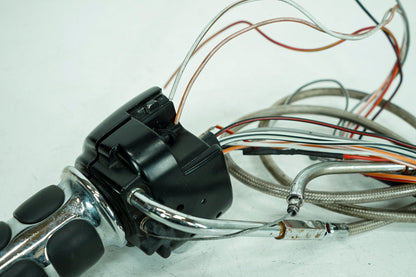 1999 - 2006 Harley-Davidson Dyna Wide Glide Right Engine Start Kill Switches Controls 71684-06A