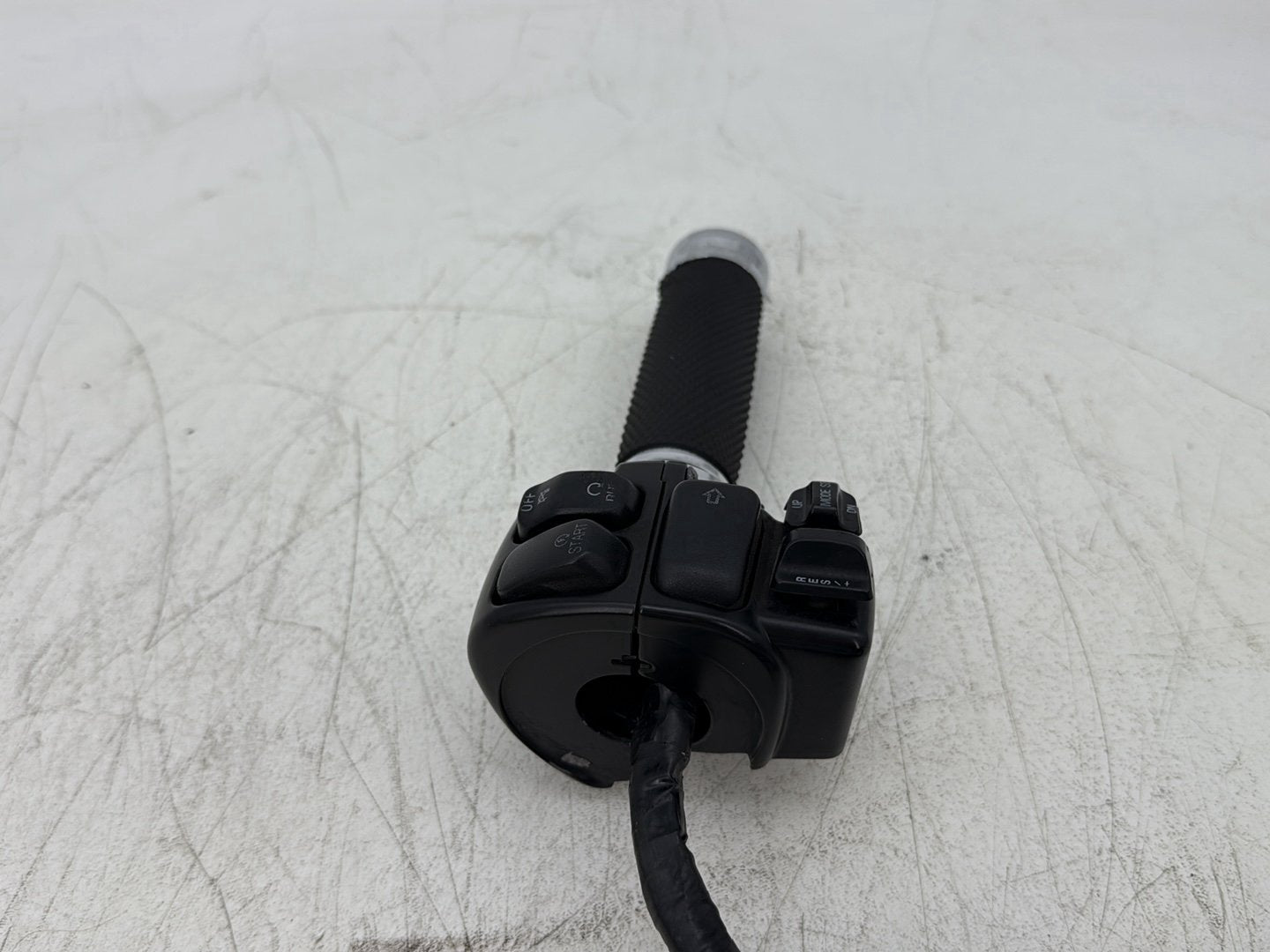 2012 Harley Street Glide Touring FLHX OEM Right Engine Start Kill Switches Controls