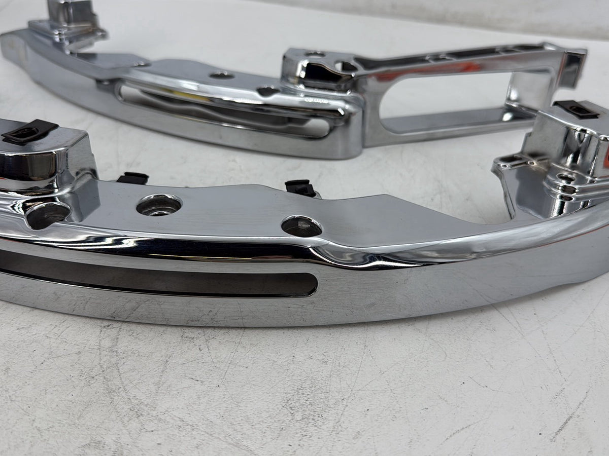 2017 Harley Road Glide Touring OEM Left Right Saddlebag Fender Struts Brackets