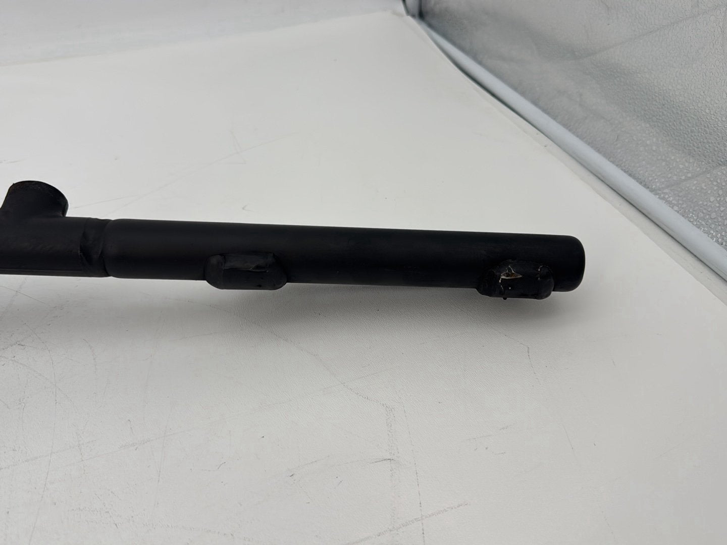 09 Harley Sportster XL1200 OEM Exhaust Muffler Interconnect Bracket Support Bar