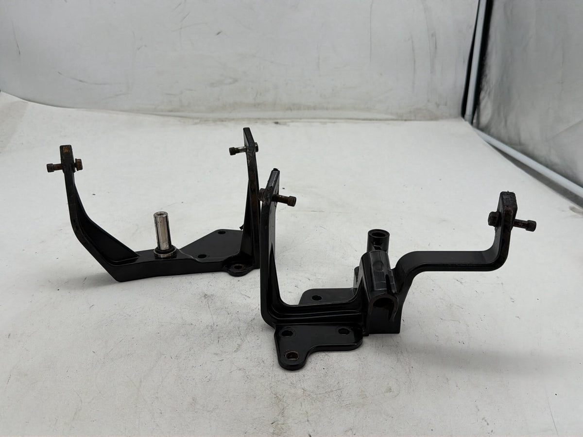 05 Harley Softail Springer FLSTSCI OEM Left Right Driver Footpeg Bracket Mounts